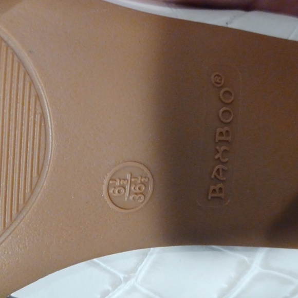 Women’s Bamboo Calf Boots, White Crocodile Print, Size 6.5, New - Picture 7 of 7